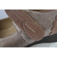 natte-detail-femme-chaussure-confortho